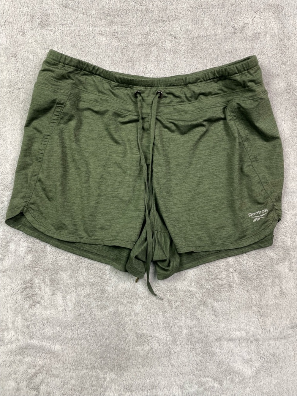 Reebok Women’s‎ Olive Green Training Shorts - Size Large Drawstring Gym Athletic